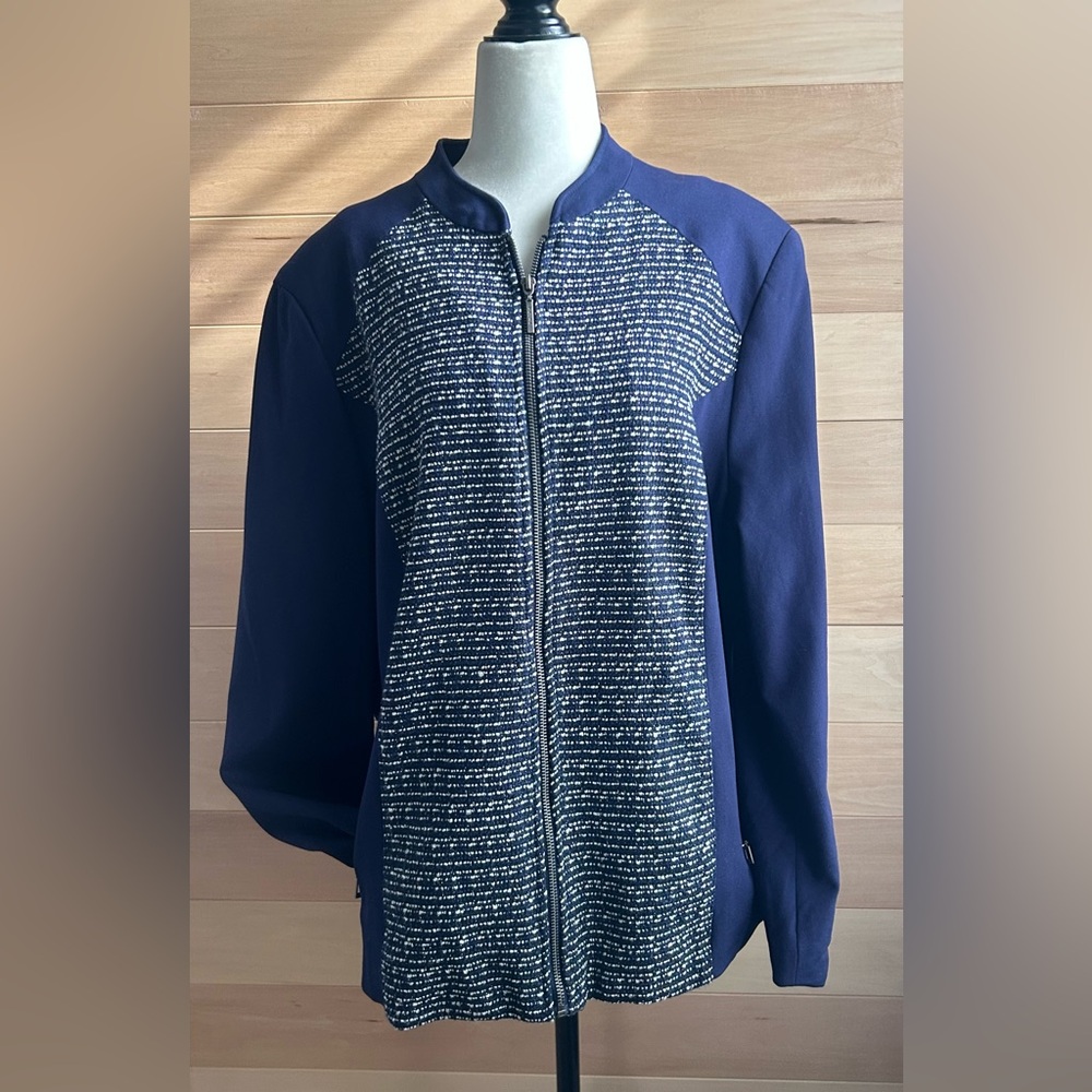 TanJay zip up jacket Size 18 speckled knit-patterned, 2 zippered pockets. Zip ft